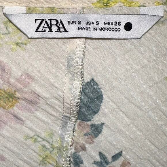 Zara Textured Cream Floral Long Sleeve Sheer Blouse Size Small - Picture 3 of 16
